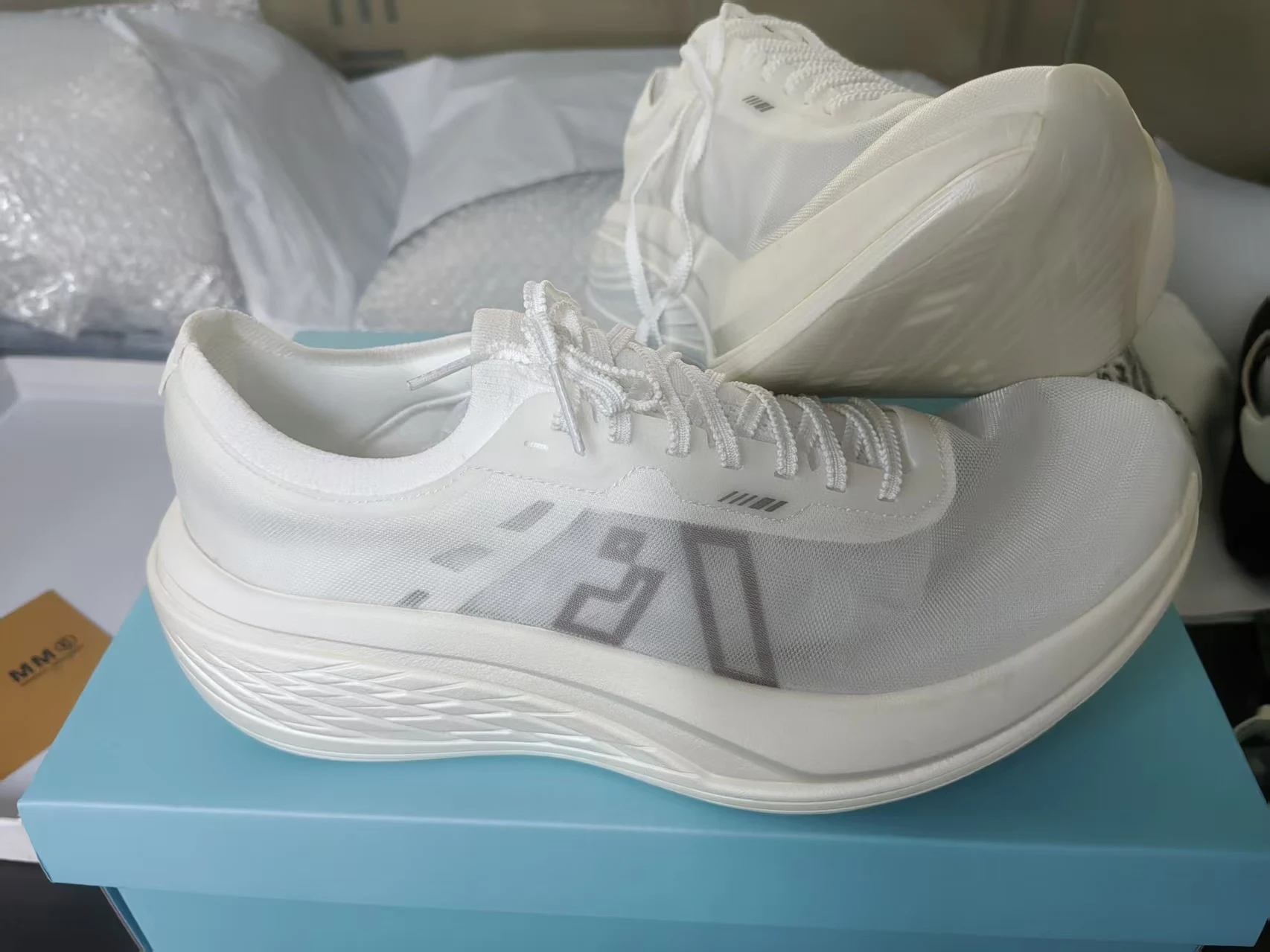 런스플라이 건파이어 카본 플레이트 러닝화, 가벼운 무게 - Lightweight Road Running Shoes 리뷰 및 가격